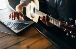 Free Online Guitar Lessons UK Free Online Guitar Lessons UK